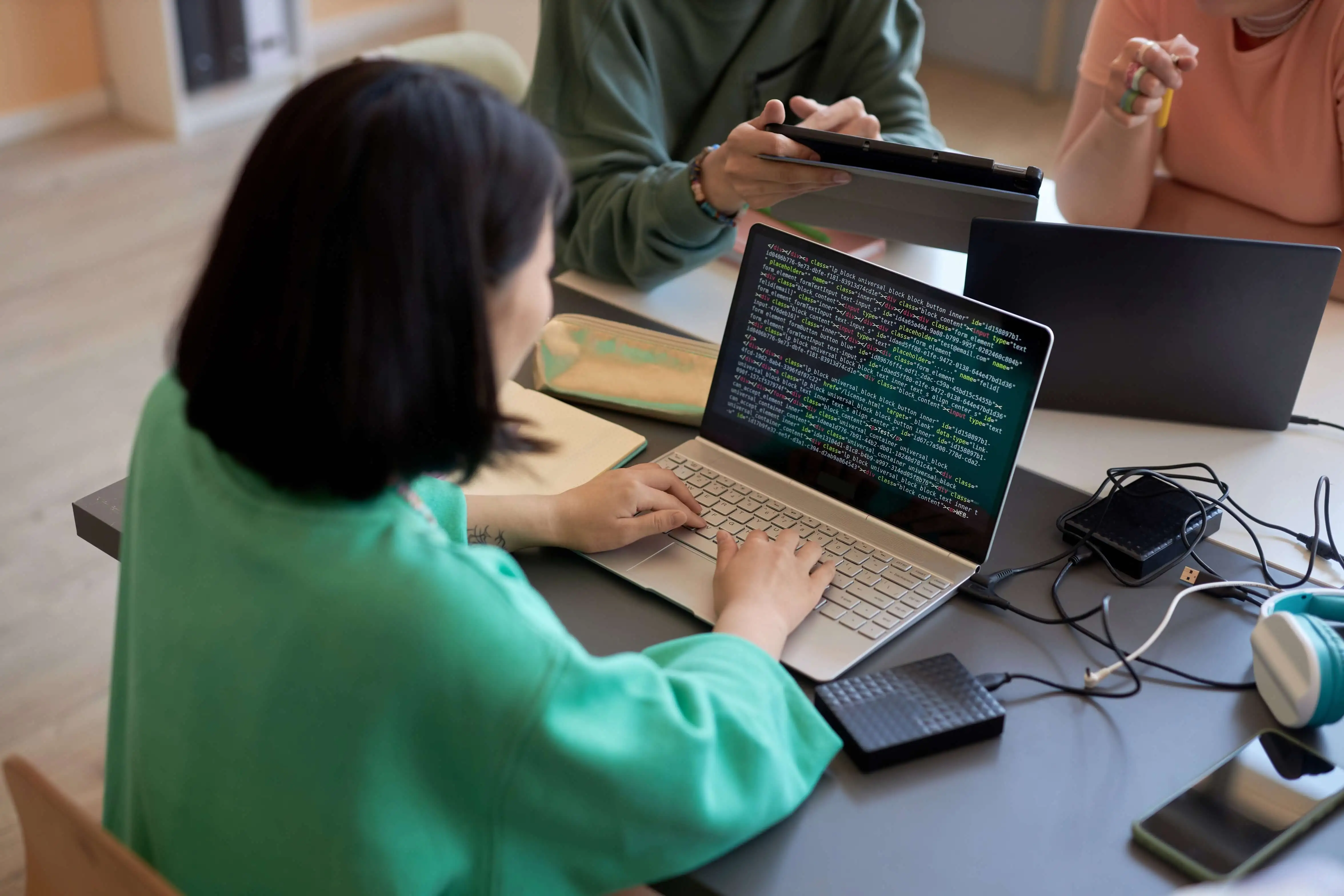 10 Best Topcoder Alternatives for Hiring Top Tech Talent